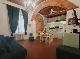 Corte Pini Deluxe Apartment in historic center of Lucca