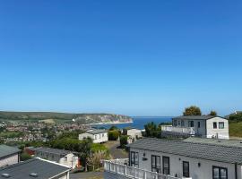 Bayview Holiday Home，位于斯沃尼奇的度假园
