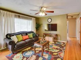 5 Mi to Dtwn Pet-Friendly Gem with Yard in Hampton