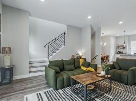 3br W King Bed, Sauna, Parking-6 Min To Olde Town，位于阿瓦达的酒店