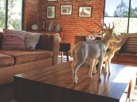 BIMBA en el corazón del bosque, Huasca，位于La Venta的酒店