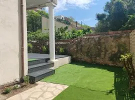 Beautiful - private terrace - Wi-Fi - air conditioning