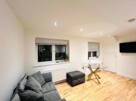 Spacious flat on the High St，位于贝肯翰姆的酒店