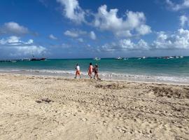 Hostal Las Rosas de Punta Cana，位于蓬塔卡纳的酒店