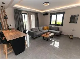 Aurora Apart 5 Sea view suite near the beach