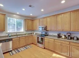 Lexington Nest - 3 Bedrooms and 2 and Half Baths