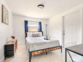 Beautiful home in West Palm - 5 min to Airport