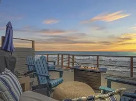 Private beach toes on the Sand Waterworld