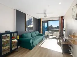 Cityview Trendy Valley Centre 1Bed Carpark n Pool