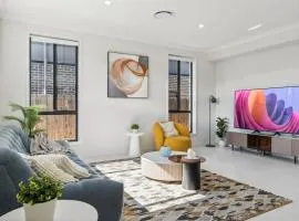 Brand New 6BR Holiday Home Beach and Shop Workspace