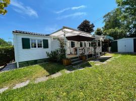 Bungalow avec jardin à côté du port，位于锡耶的露营地