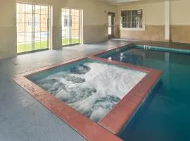 Platinum Inn & Suites Webster