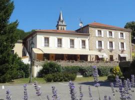 Logis Hôtel-Restaurant Le Relais，位于奥特里韦的酒店