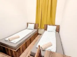 Spacious Rooms - 15 Min from Airport & City Center, 5 Min from Vienna Main-Bus Station EZ1