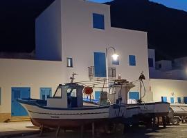 The twins Rooms in Marettimo 2，位于马里迪莫的酒店