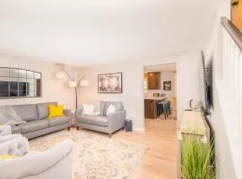 4BR 2BA Dog Friendly 3 Kings Walk to Lambeau