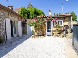Maison charmante avec cour, WIFI, proche de Sarlat, idéale famille, équipements bébé inclus - FR-1-616-193