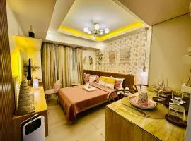 Chic Hideaway at Azure North Bali Tower，位于圣费尔南多的公寓式酒店