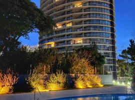 Apartamentos Torre Tressesenta，位于埃斯特角城的酒店