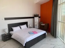 Apartments and rooms with sea view