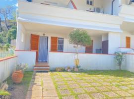 Marcelli trilocale 200 mt mare giardino posto auto，位于马瑟利的酒店