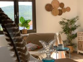 Welcoming 3 Bedroom Home in Perdika, Thesprotias，位于波帝卡的酒店