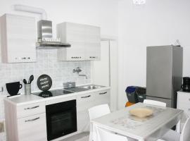 Casetta la Farfalla - Accogliente appartamento a pochi minuti dal mare，位于曼杜里亚的酒店