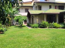Spacious and Serene Family Home in Colombo，位于科伦坡的乡村别墅