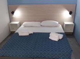 Funny Village Dog Friendly，位于皮佐的酒店