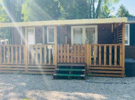 Chez Nathalie mobil home chauffé et climatisé，位于Boofzheim的露营地