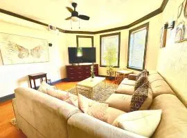 Midway Hideaway -Cozy 1BR- parking