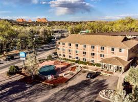 The Ridge Hotel - Manitou Springs，位于马尼温泉的酒店