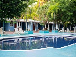 Hotel Y Restaurante Leones Marinos，位于埃尔库科的酒店