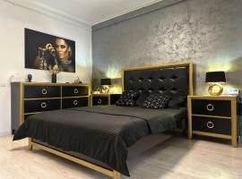 GOLDEN MIRAGE Militari Residence，位于Chiajna的酒店