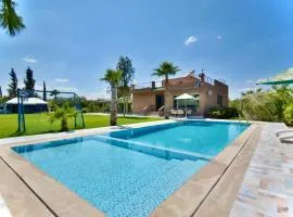 Ferme de vacances avec une grande villa à Marrakech