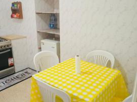 Superbe appartement ensoleillé，位于Nassene Sghira的酒店