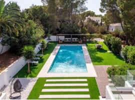 Villa cala tarida，位于卡拉塔瑞达的酒店