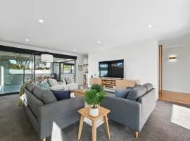 Beautiful Balook - 3 Bedroom Beach House