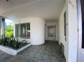 Agradable habitación cama doble