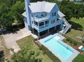 Luxury Beachside Haven with Pool and Elevator