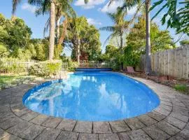 Magna Pool, Cabin, Garden, Peace & Resort !