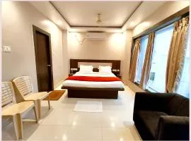 HOTEL HOME! PREMIUM #TOWN Puri Near Golden Beach and Shree Jagannath Temple - Fully-Air-Conditioned-with-Lift-wifi-Home Style-Food Menu-and Parking Facilities - Excellent Customer Service Awarded - Best Seller