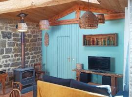 Charmante maison de campagne，位于Saint-Victor的酒店