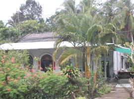 Cauke Homestay，位于Cầu K&egrave;的带停车场的酒店