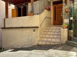 Casa Al Vicolo - Alley House，位于塞拉韦扎的酒店