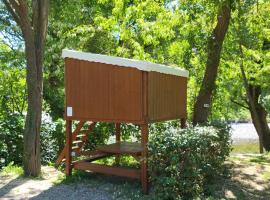 Camping La Charderie，位于Pont-de-Labeaume的酒店