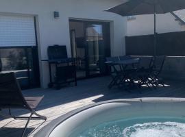 LE REFUGE DE LA BAIE，位于Beaussais sur Mer的酒店