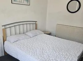 Simple Room Hostel style central location