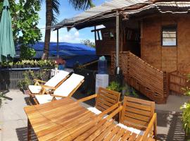 Charming seaview chalet with AC, kitchen, downtown