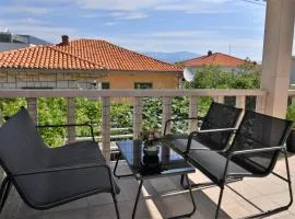 Apartments Mandalena with terrace, 1 min walk to the beach